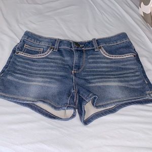 Dark blue girls jean shorts, size 14